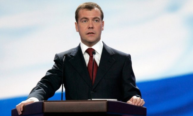 Медведев вслед за Путиным поедет в Крым