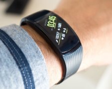 Xiaomi Mi Band 4 уничтожит конкурентов: главные козыри