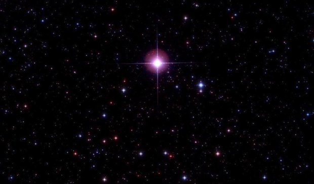 Астрономы нашли уникальную пульсирующую звезду