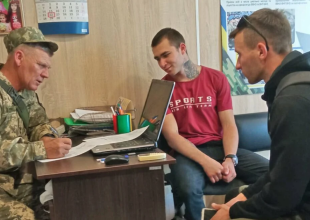 Визит в ТЦК, фото: Unian