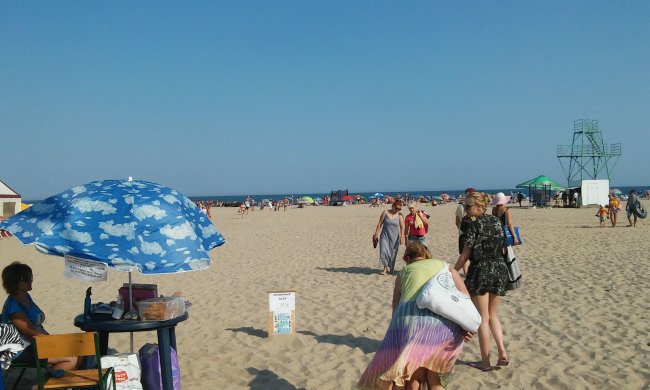 Одеса на порозі екологічної катастрофи? В мережі розповсюджують лячні кадри забрудненого моря