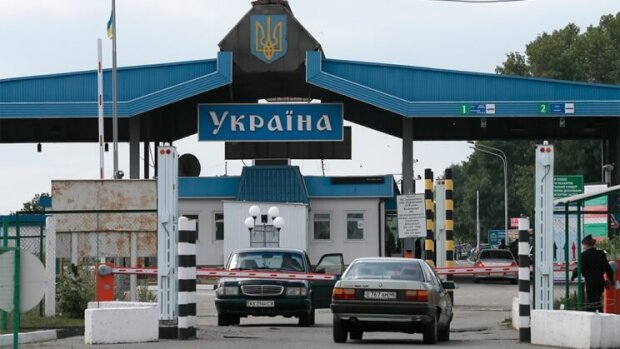В Украине хотят внедрить визовый режим для граждан рф: уже пришли к Владимиру Зеленскому