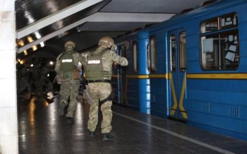 Терміново! У столичному метро паніка, надходять дивні дзвінки