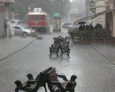 Львів "поплив" після сильної зливи