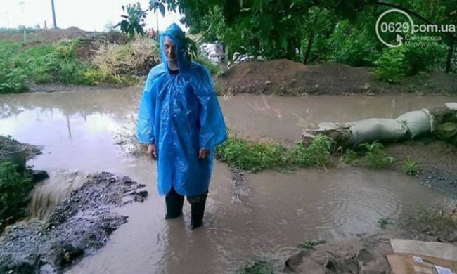 Бліндажі на Маріупольському блокпості залило нічним дощем (фото)