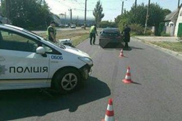 Копы в Днепре разбили служебное авто
