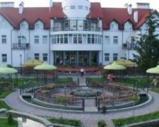 В готелі на Львівщині масово отруїлись діти