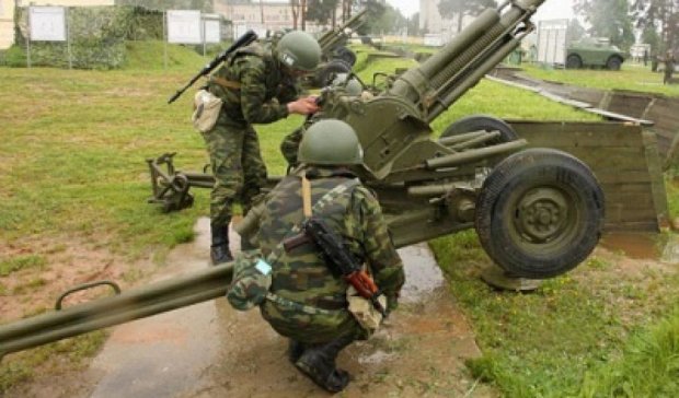 В Донецкой области начинают отводить легкую артиллерию