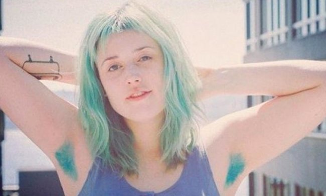 Дівчата з кольоровими пахвами - нова мода у Instagram (фото)