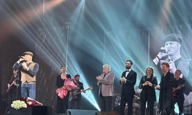 Павло Зібров проникливо привітав Рибчинського з днем народження: «Став на коліно…»