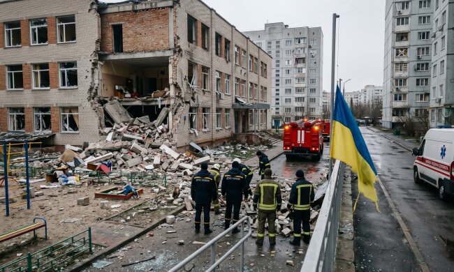 Київ школа пошкоджена обстріл розбиті вікна