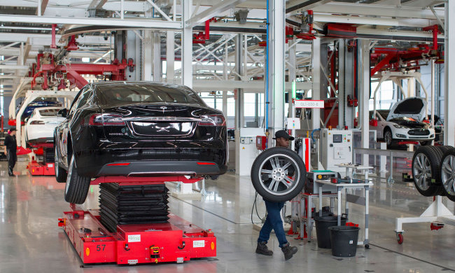 Поліція їздитиме на новенькій Tesla: навіть Маск в шоці