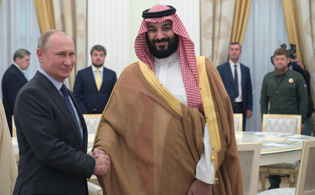 Униженный Путин забыл Трампа в объятиях саудитского "жеребца": фото, от которых может стошнить