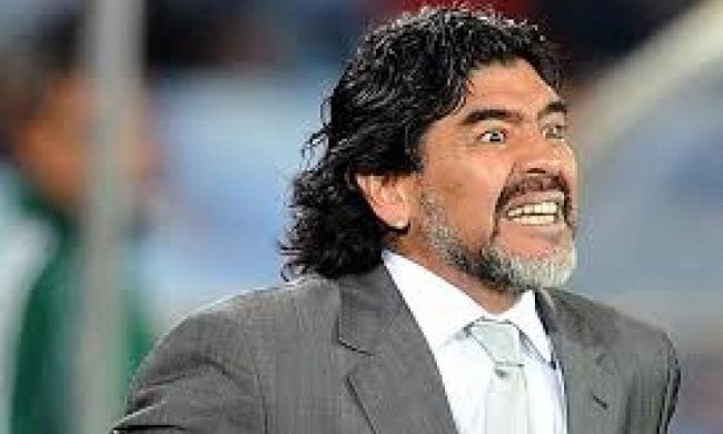 Диего Марадону допросила полиция в Мадриде после нападения на подругу