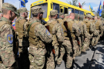 Розлючені тітушки посеред білого дня покалічили українського героя: фото