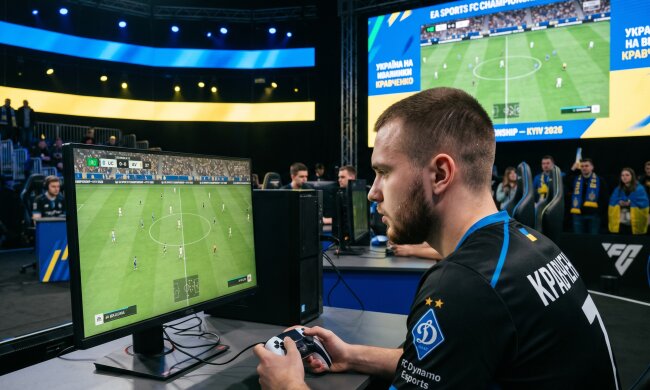 кіберспорт кіберфутбол EA Sports FC геймер