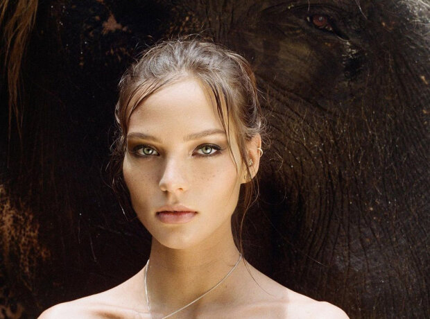 Российская модель Кафельникова оправдалась перед иностранцами за "изнасилованного" слона
