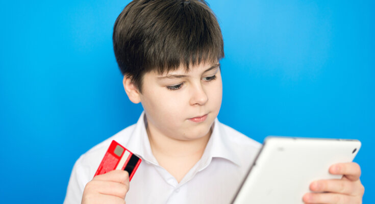 Банківська картка для дитини. Фото з відкритих джерел