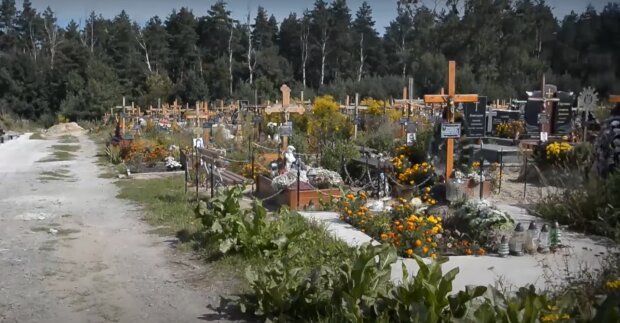 Кладбище, скриншот с видео