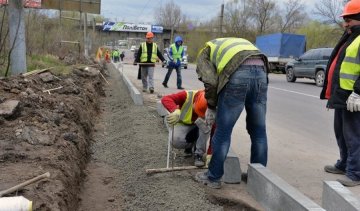 Між Львівщиною та Закарпаттям будують нову дорогу