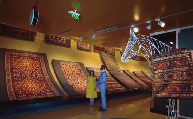 Килими з колекції музею, скріншот відео