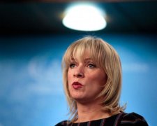 Як Масяня: Захарова накурилася з голлівудським підлабузником Путіна