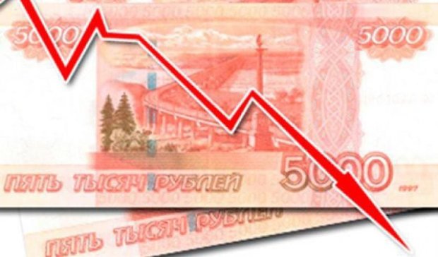 Весной россиян ждет тотальный дефицит, очереди и падение рубля - эксперт