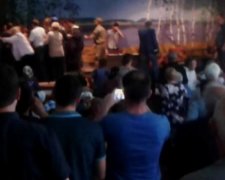 "Правый сектор" воюет с украинскими селянами