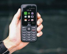 Google інвестувала мільйони в кнопкові телефони