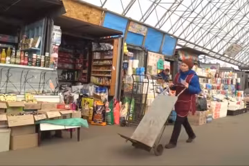 Запоріжці масово труяться несвіжими продуктами - навіть не думайте брати це до рота