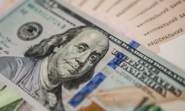 Експерти розповіли про вплив нової 1000 купюри на курс долара: "Надрукують замість 500"