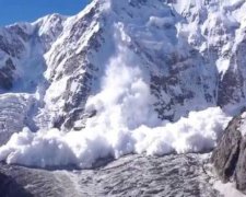 Лавина у Альпах: з'явилися фото з курорту Тіньєз