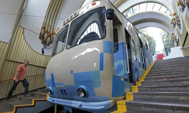 Киевский фуникулер, фото: Unian