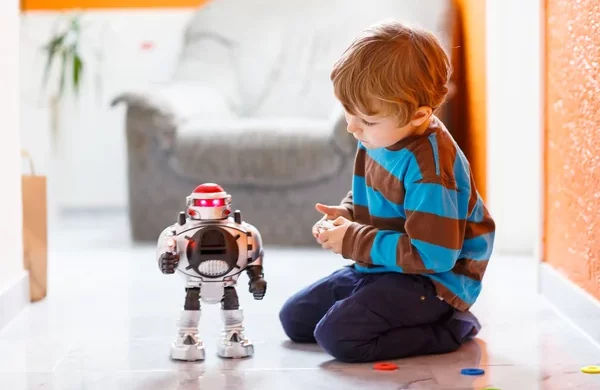 "Доводите детей до стресса": родителям объяснили главную ошибку во время игры с ребенком