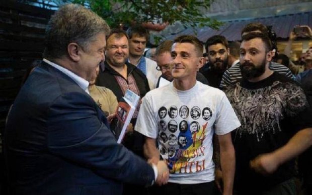 Фотосессия Порошенко с ветеранами возмутила соцсети