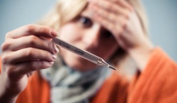 Хвиля вірусів заганяє українців до лікарень