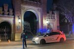 В Черновцах автомобиль снес ворота нацуниверситета, фото нацполиции