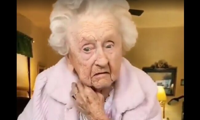 104-летняя бабуля повторила популярный тренд и стала звездой сети: "Нам бы в 70 такими быть"