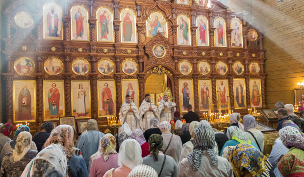 У Львові вандали розгромили храм: церква без хреста, дикі кадри побоїща