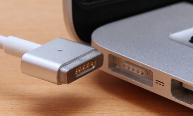 Apple готує перехідник з USB-C на MagSafe