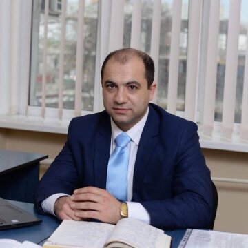 Петр Бурлаченко