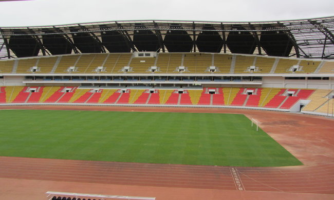 На матче Лиги чемпионов кони передавили людей: фото 18+