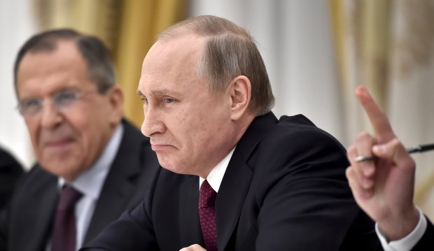 Путіна попустили його ж помічники, регоче весь світ: режиму Кремля залишилось недовго