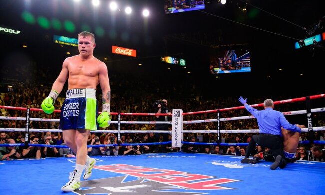 Сауль Альварес нокаутував Сергія Ковальова, facebook.com/SaulCaneloAlvarez