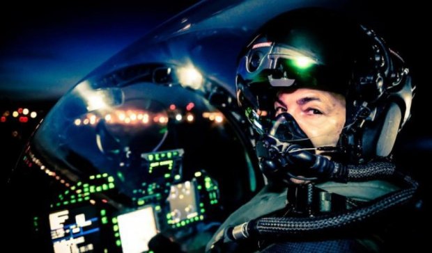 Британцы испытывают новейший шлем для пилотов истребителей (видео)