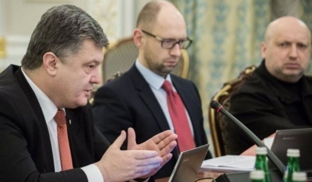  Яценюк и Порошенко поссорились из-за референдума