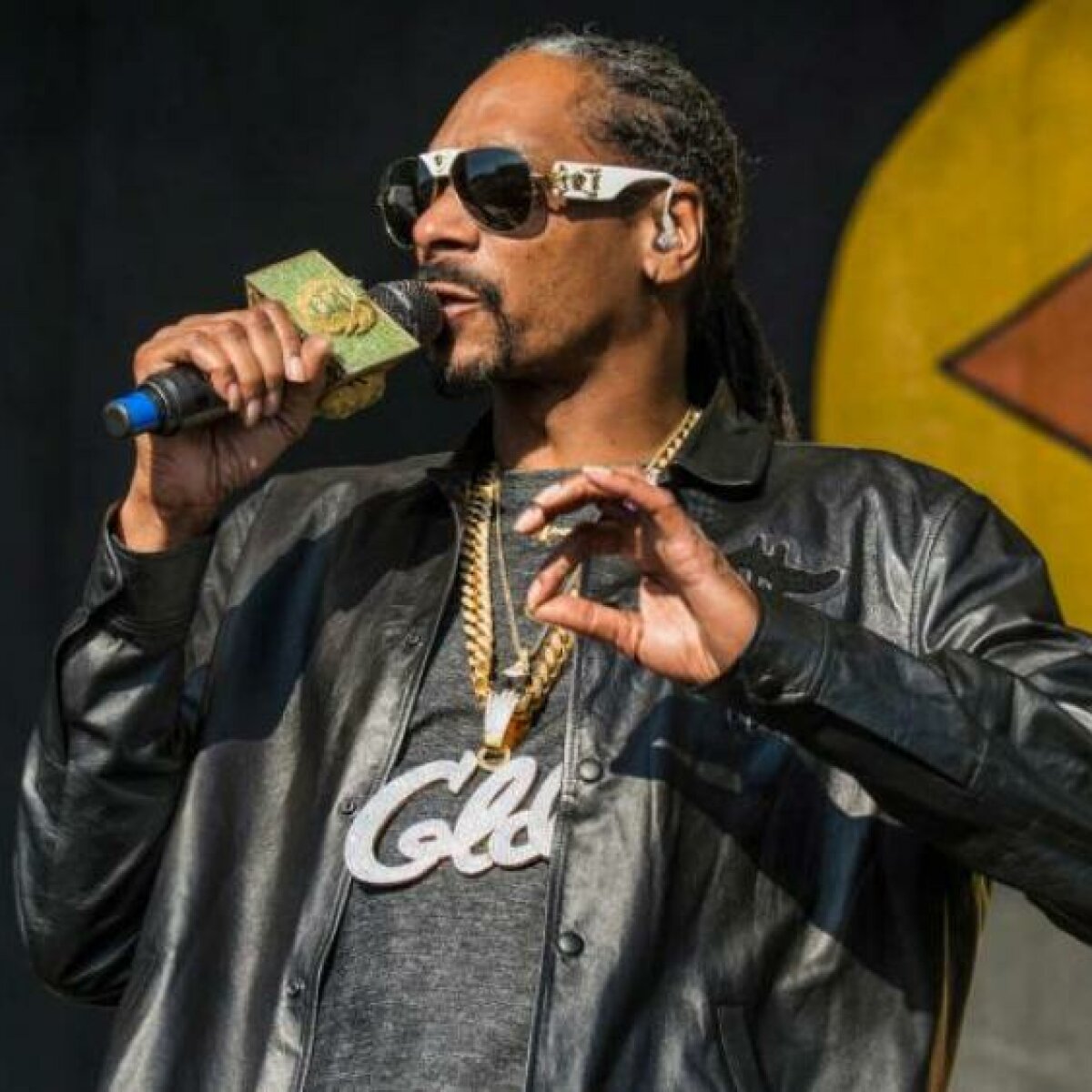 Журнал назвал его королем хип хопа. Журнал назвал его королем хип хопа. Журналы про рэп. Журнал назвал его королем хип хопа. Хип хоп кратко.