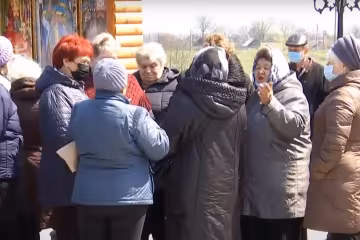 Люди на вулицях, скріншот: Youtube