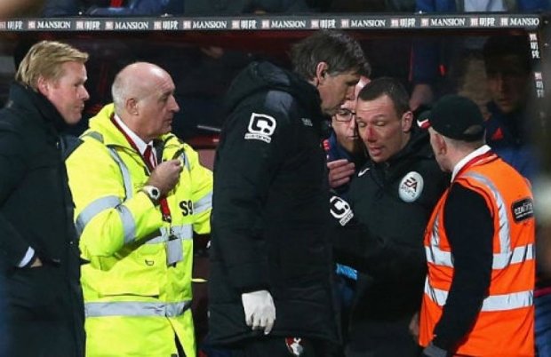 Арбітр порізав обличчя під час матчу англійської Прем'єр-ліги