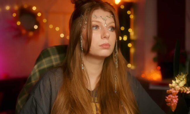 Девушка, кадр из видео